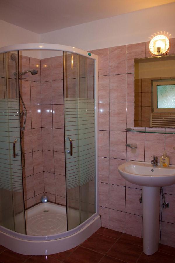 Pension Belmonte Сымбэта-де-Сус Номер фото